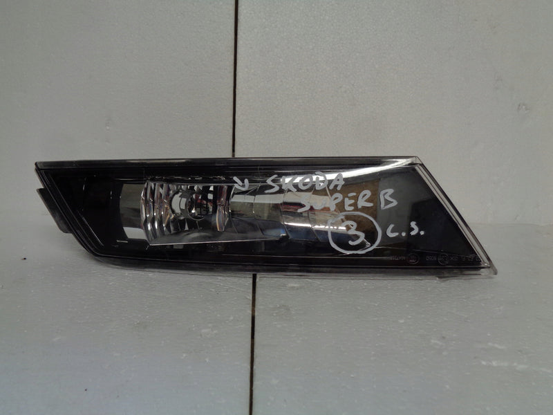 SKODA SUPERB 3 III 3V HALOGEN LEWY 3V0941699