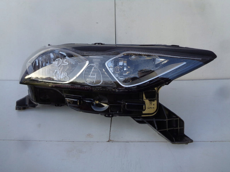 CITROEN CROSSBACK DS3 LAMPA PRAWA 9820840580