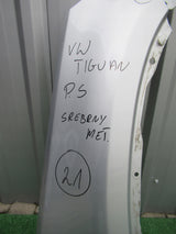 VW TIGUAN 5N0 7-16 BŁOTNIK PRAWY SREBRN 5N0821106A