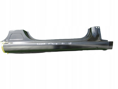 SKODA OCTAVIA 5E 3 III PRÓG SŁUPEK PRAWY 5E5809606