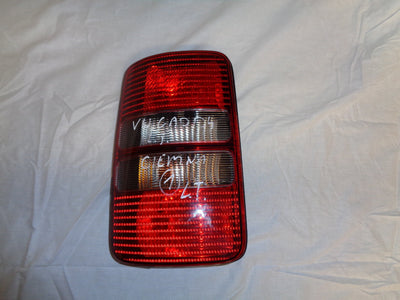 VW CADDY 2K5 LIFT LAMPA CIEMNA TYŁ LEWA 2K5945095P