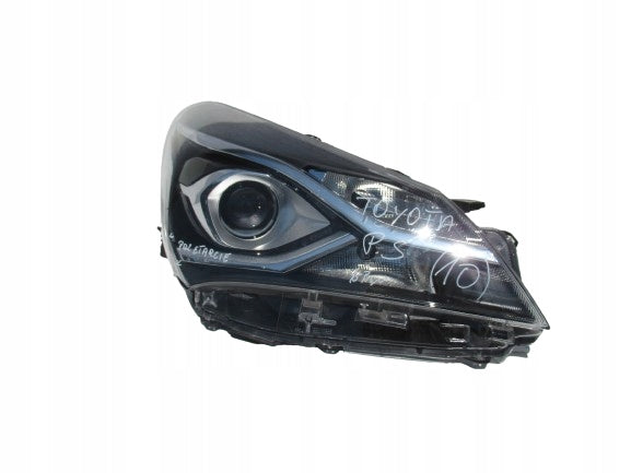 TOYOTA YARIS 3 III P13 LIFT 17-20 LAMPA PRAWA SOCZEWKA 81130-0DJ90