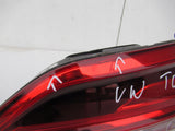 VW TOUAREG III 3 760 18- LAMPA TYŁ PRAWA LED W KLAPĘ 760945094A
