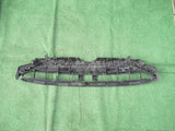 AUDI A4 B9 8W S LINE WZMOCNIENIE GRILL 8W0807233D