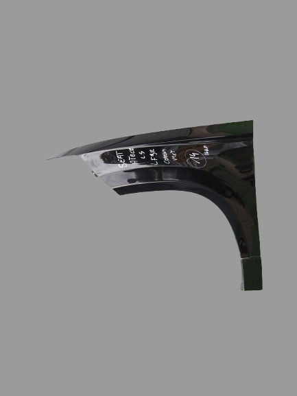 SEAT ATECA 575 16- BŁOTNIK LEWY CZARNY PERŁA METALIK LF9R IGŁA 575821105A