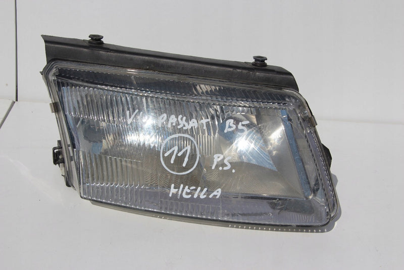 VW PASSAT B5 3B LAMPA PRAWA HELLA EUROPA ORYG