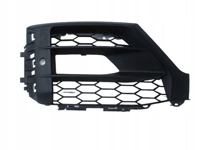 AUDI Q2 81A S LINE KRATKA ZAŚLEPKA PRAWA 81A807682