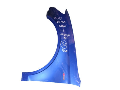 AUDI A3 8V5 SEDAN CABRIO BŁOTNIK LEWY 8V5821105A