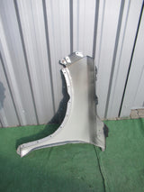 SUZUKI VITARA III 3 15- BŁOTNIK PRAWY SZARY METALIK BEZ OTWORU 57611-54P10