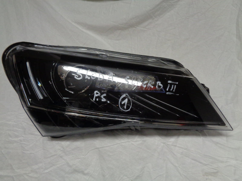 SKODA SUPERB 3 BI XENON LAMPA LED PRAWA 3V1941016B