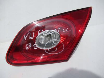 VW PASSAT CC 3C8 LAMPA TYŁ W KLAPĘ PRAWA 3C8945094
