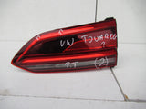 VW TOUAREG III 3 760 18- LAMPA TYŁ PRAWA LED W KLAPĘ 760945094A