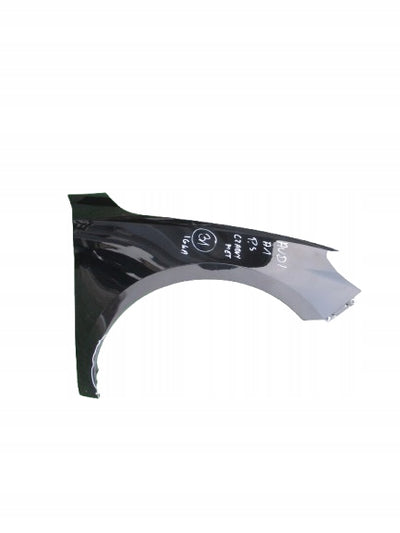 AUDI A1 82A 2 II 19- BŁOTNIK PRAWY CZARNY METALIK IGŁA 82A821022