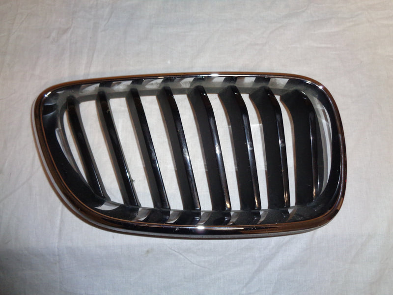 BMW 2 F22 F23 GRILL NERKA ATRAPA PRAWA 7295522