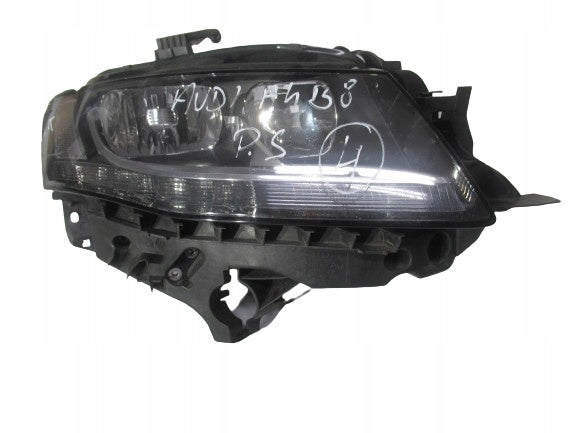 AUDI A4 B8 8K 08-12 LAMPA ZWYKŁA PRAWA 8K0941030AF