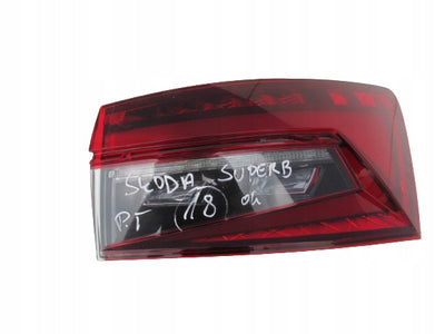 SKODA SUPERB III 3 3V LIFT KOMBI LAMPA TYŁ PRAWA