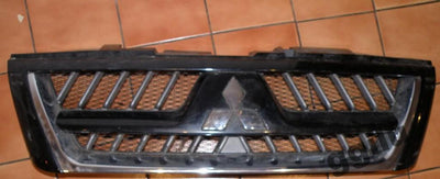 MITSUBISHI PAJERO 00- 06 DID GRILL ATRAPA ORYGINA