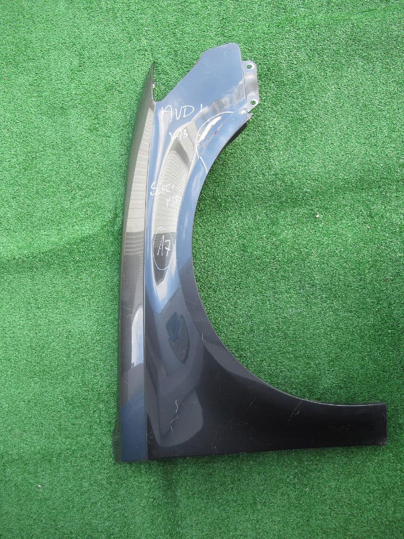 AUDI A3 8V 13- BŁOTNIK PRAWY ORYGINAŁ 8V0821106G