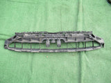 AUDI A4 B9 8W S LINE WZMOCNIENIE GRILL 8W0807233D