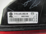 VW GOLF VII 7 SPORTSVAN 510 LAMPA LEWA TYŁ W KLAPĘ 510945093M