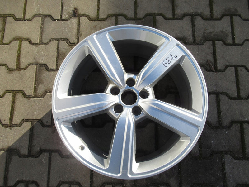 AUDI Q7 E TRON RS SQ7 FELGA 9x20 ET38 4KE601025S