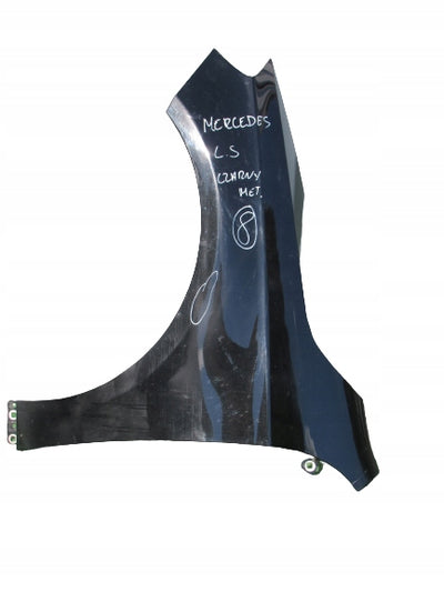 MERCEDES A KLASA W176 BŁOTNIK LEWY A1768810101