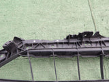 AUDI A4 RS4 B9 8W 18-25 WZMOCNIENIE GRILL ELEMENT ZAMYKAJĄCY 8W0807233E
