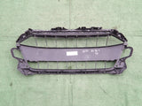 AUDI A4 RS4 B9 8W 18-25 WZMOCNIENIE GRILL ELEMENT ZAMYKAJĄCY 8W0807233E